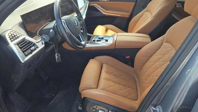 Used 2025 Gray BMW xDrive40i image 6