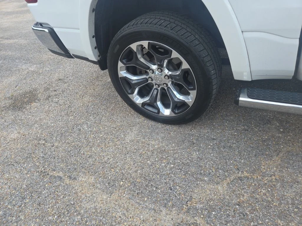 Certified Used 2019 Off-white Ram Laramie Longhorn image 15