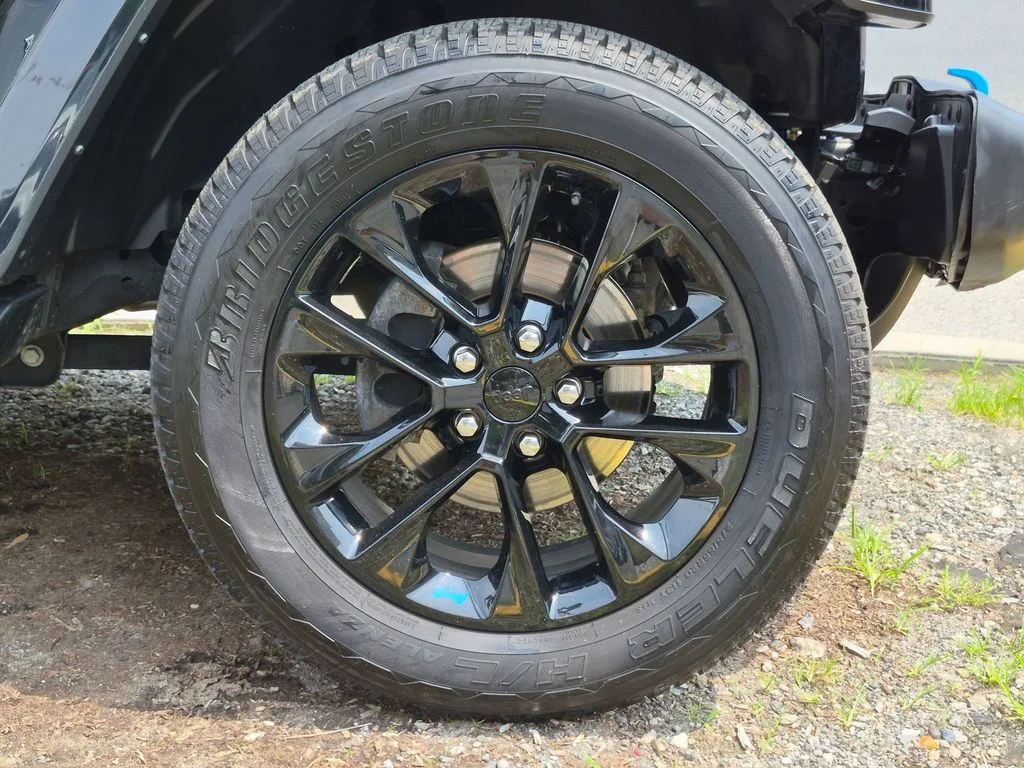 Used 2022 Black Jeep Unlimited Sahara 4xe image 28