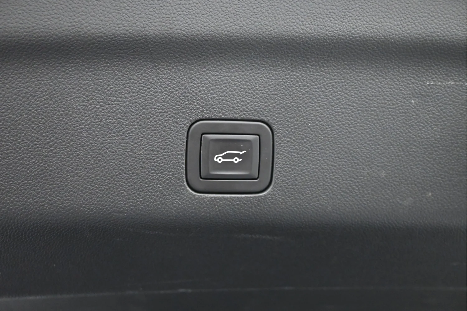 Used 2025 Gray Chevrolet LT image 7