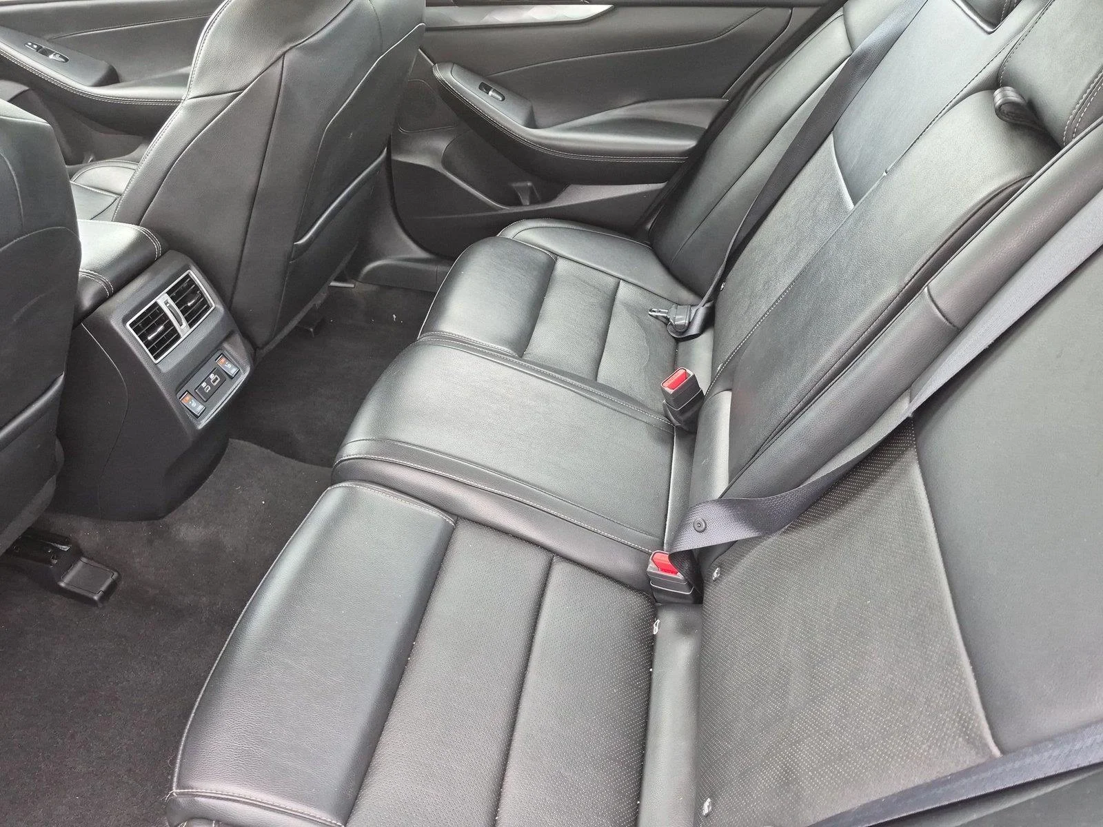 Used 2023 Silver NISSAN  image 33