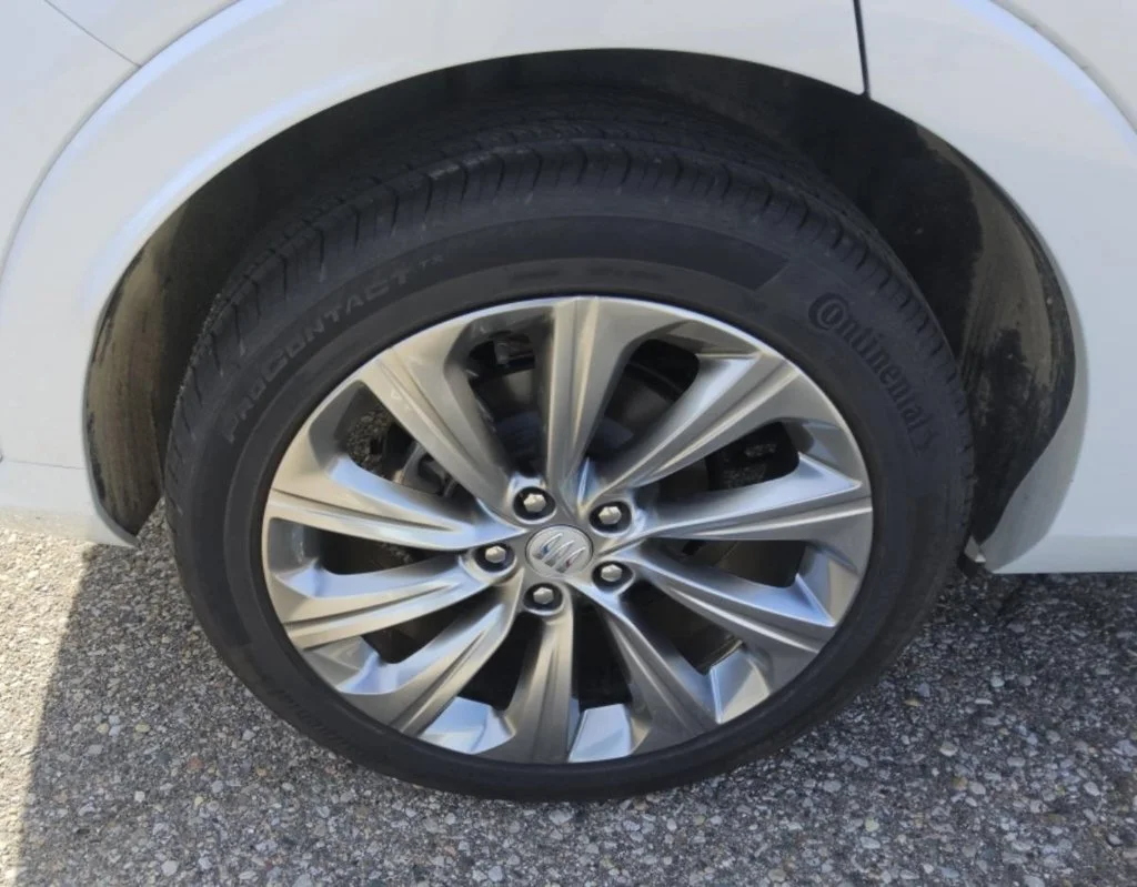 Used 2026 White Buick Avenir image 18