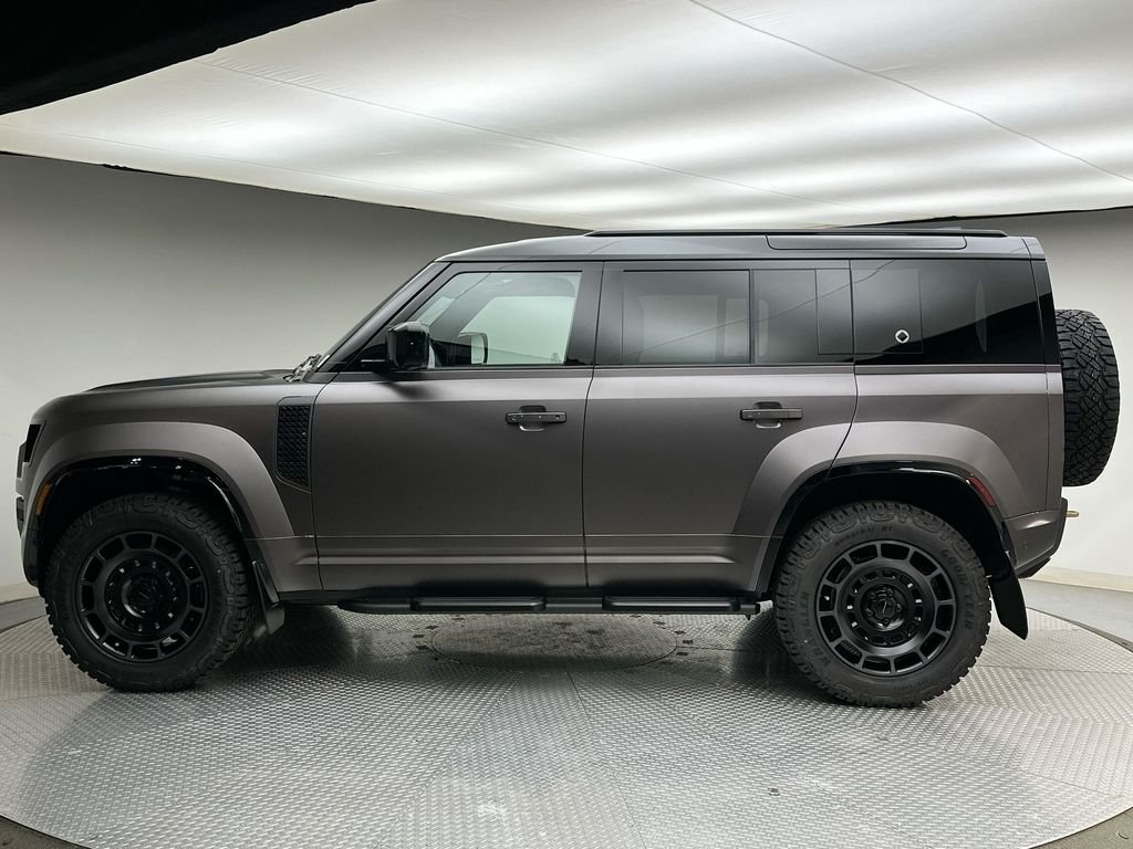 New 2026 Charente Grey Land Rover OCTA image 10