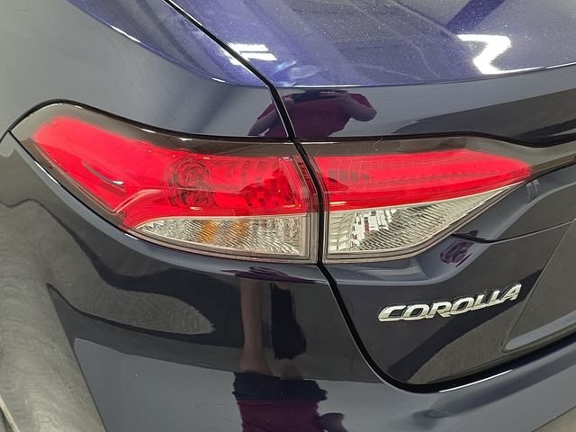 Certified Used 2020  Toyota LE image 28