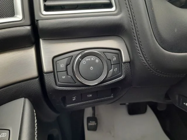 Used 2018 Blue Ford Platinum image 18