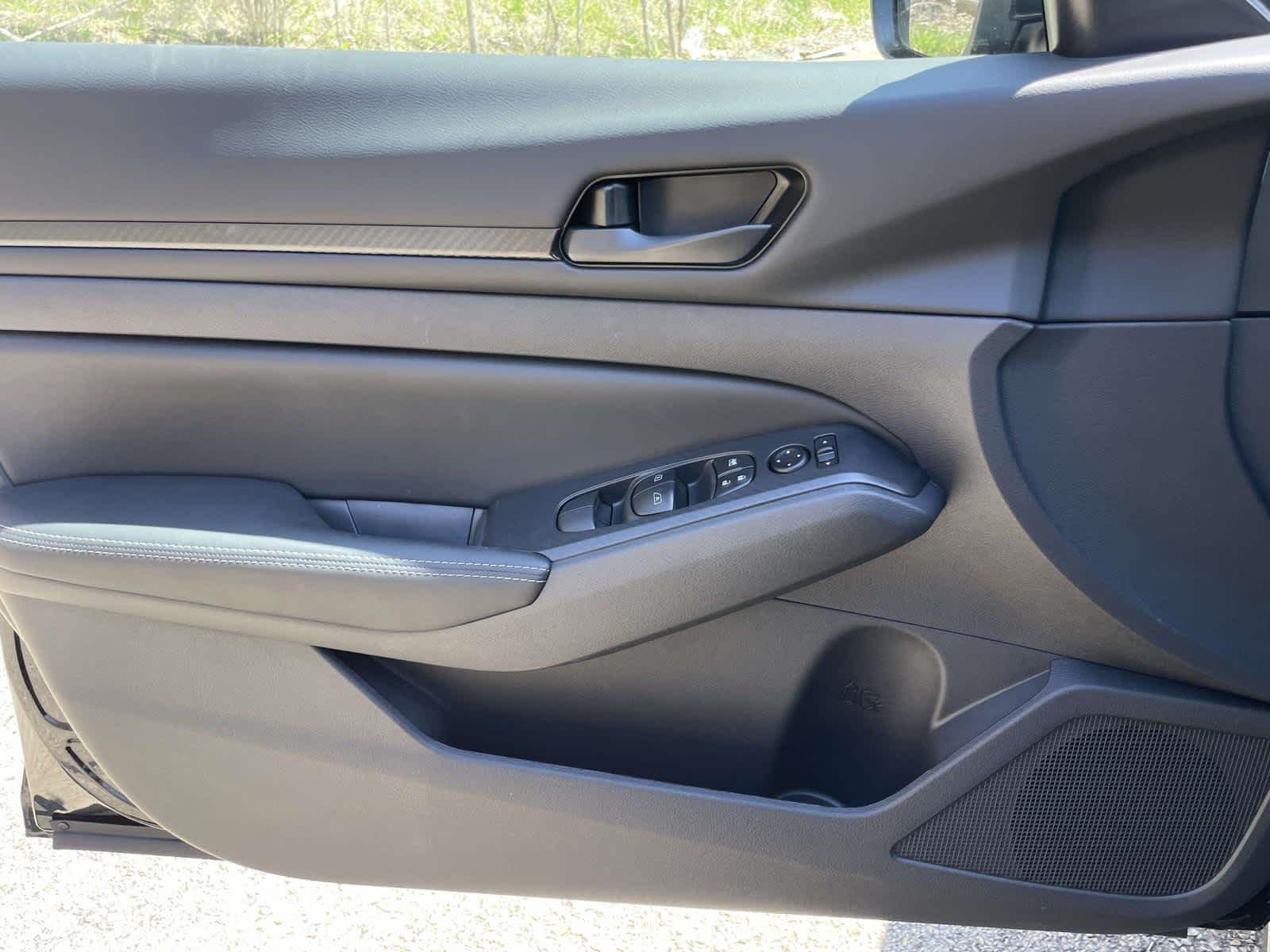 New 2026 Super Black Nissan SV image 28