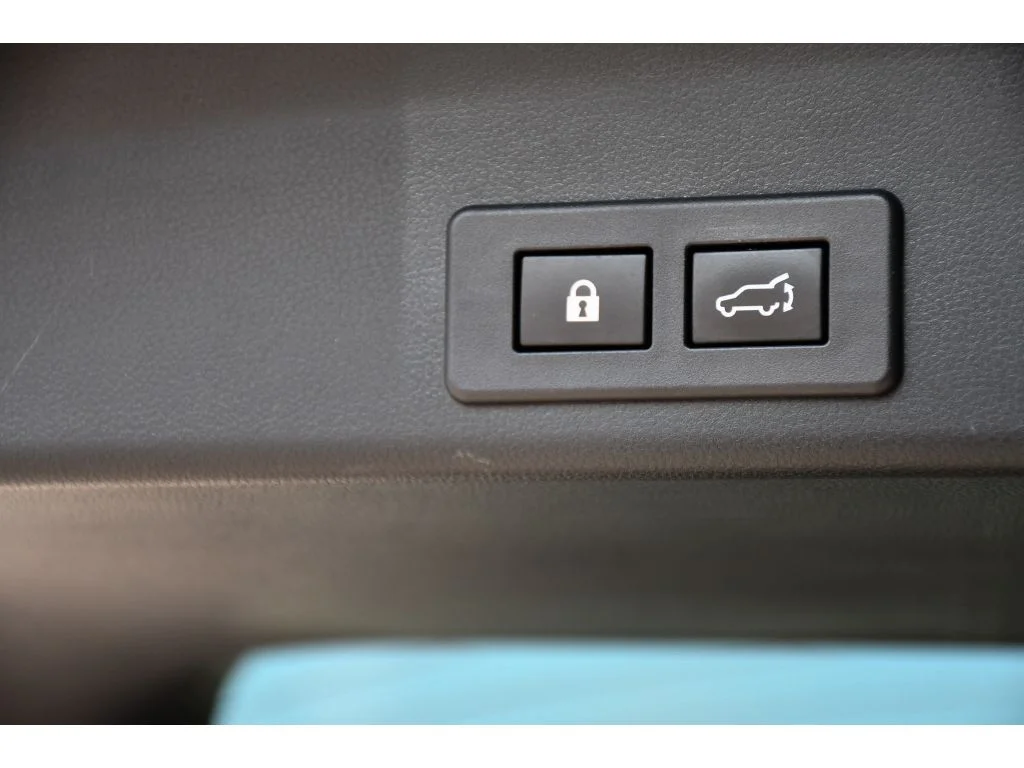 Used 2020 Crystal Black Silica Subaru Limited image 24