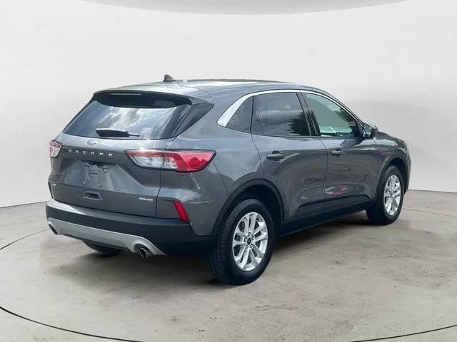 Used 2021 Gray Metallic Ford SE image 5