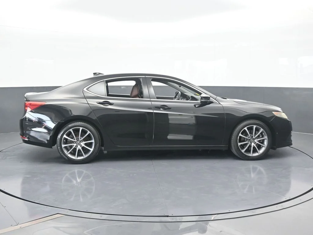 Used 2017 Black Acura V6 image 7