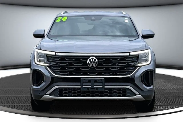 Certified 2024 Volkswagen Atlas Cross Sport SE w/Tech with VIN 1V2HE2CA2RC242951 for sale in Kansas City