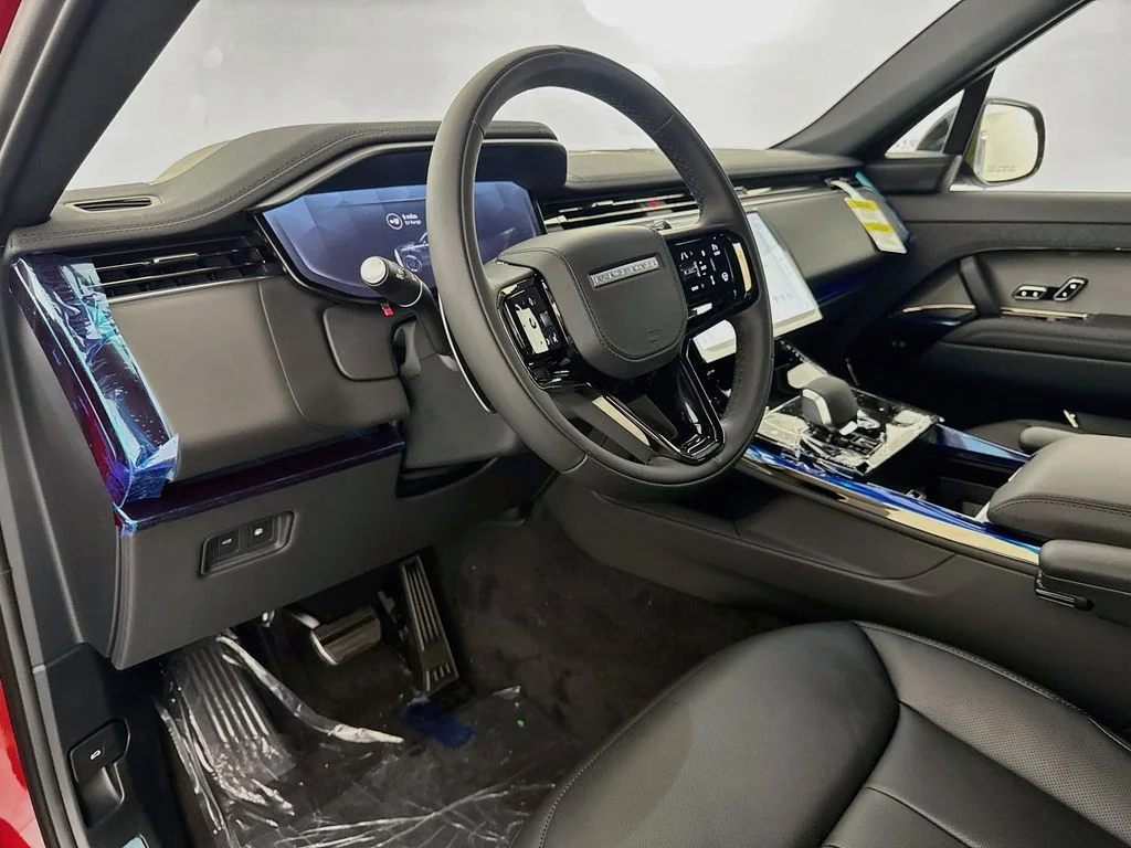 New 2026 Firenze Red Land Rover Dynamic SE image 9