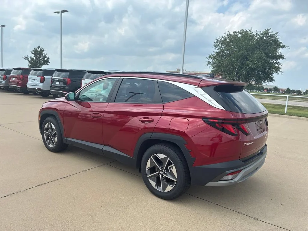 Used 2025 Maroon Hyundai SEL image 3