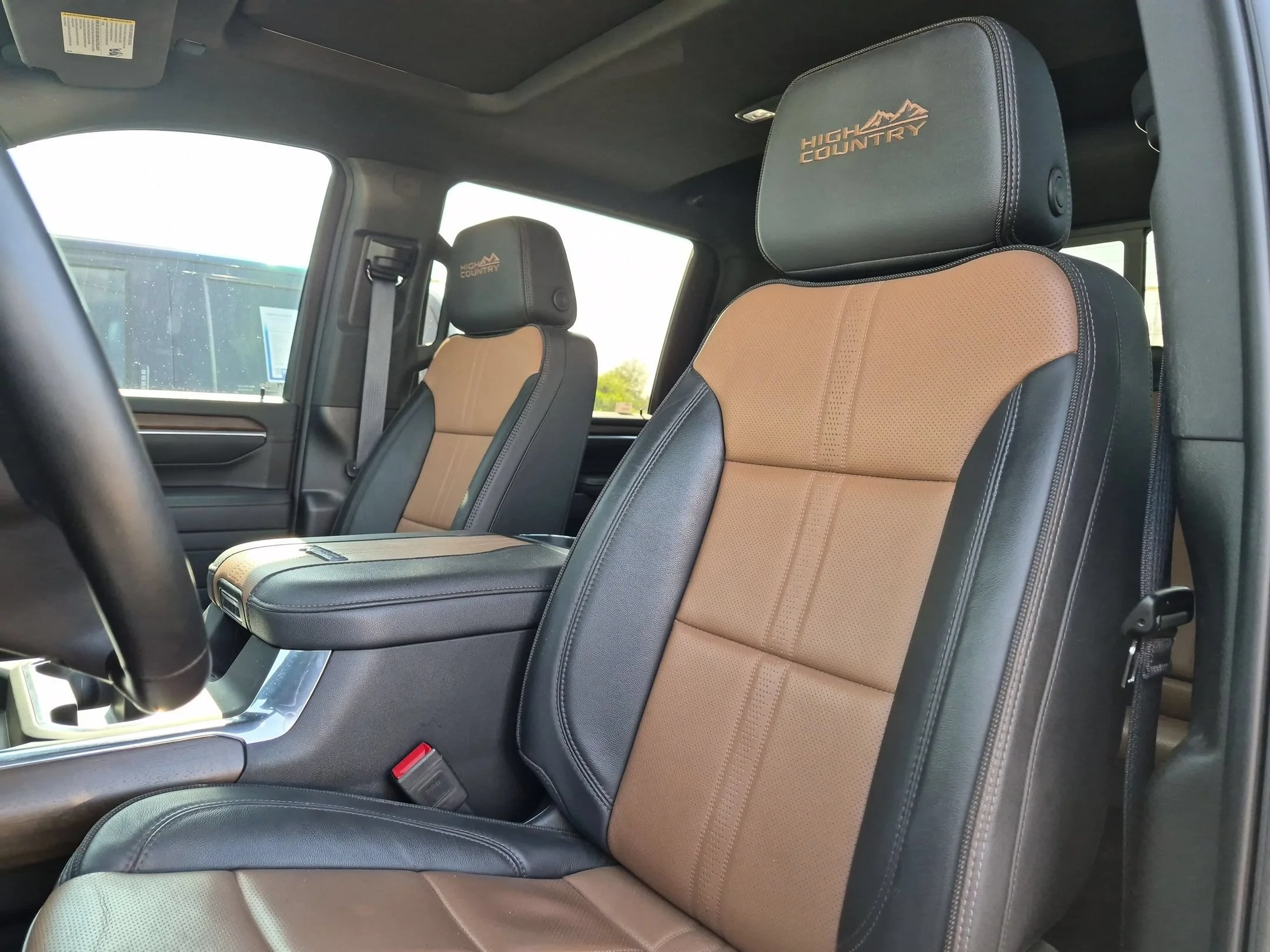 Used 2025 Black Chevrolet High Country image 12