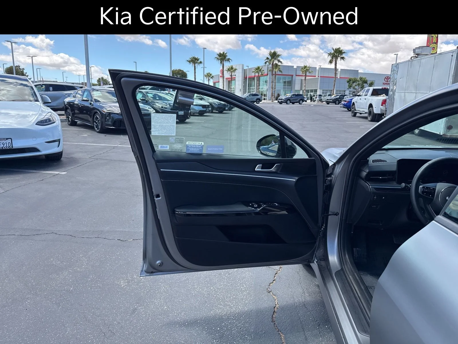 2025 Kia K5 GT-Line - Photo 13