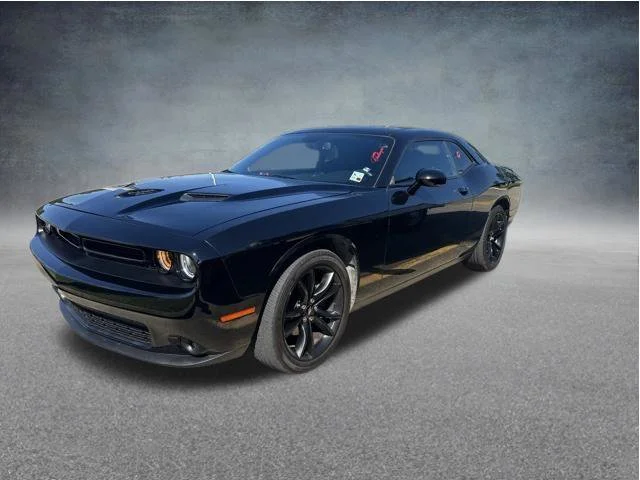 Used 2018 Black Dodge SXT image 5