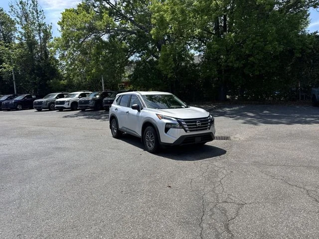Used 2024 Silver Nissan S image 3