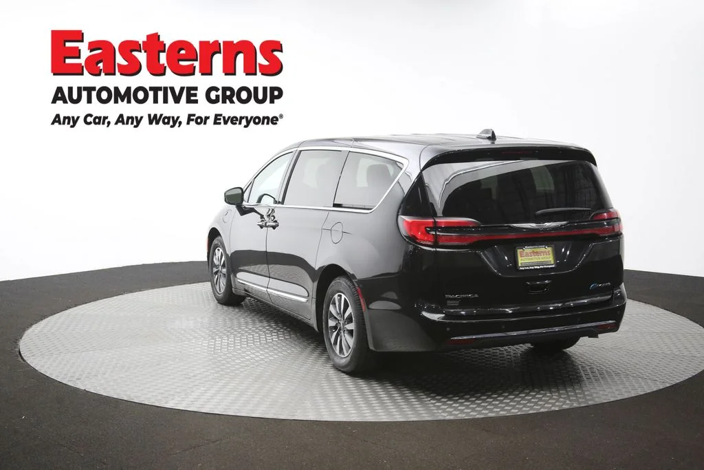 Used 2023 Black Chrysler Limited image 69