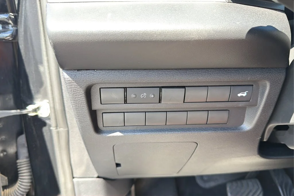 Used 2024 Black Mitsubishi SE image 28