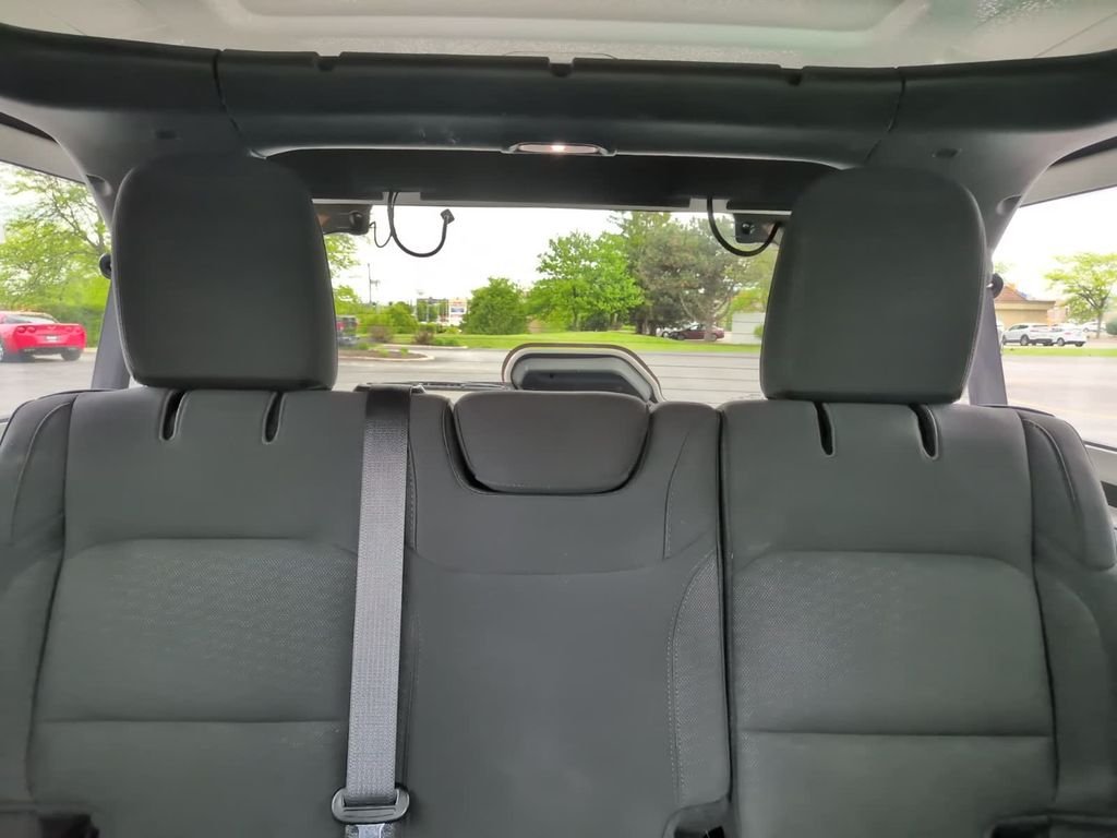 Used 2020 White Jeep Unlimited Sport Altitude image 27