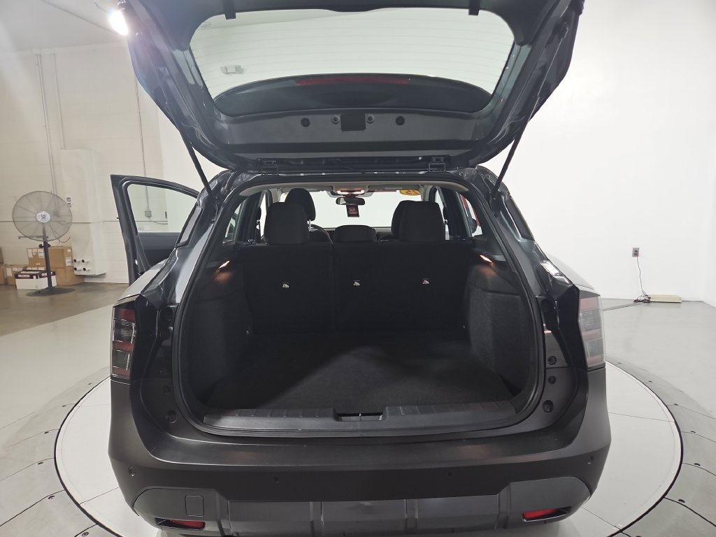 Used 2025 Gray Nissan S image 23