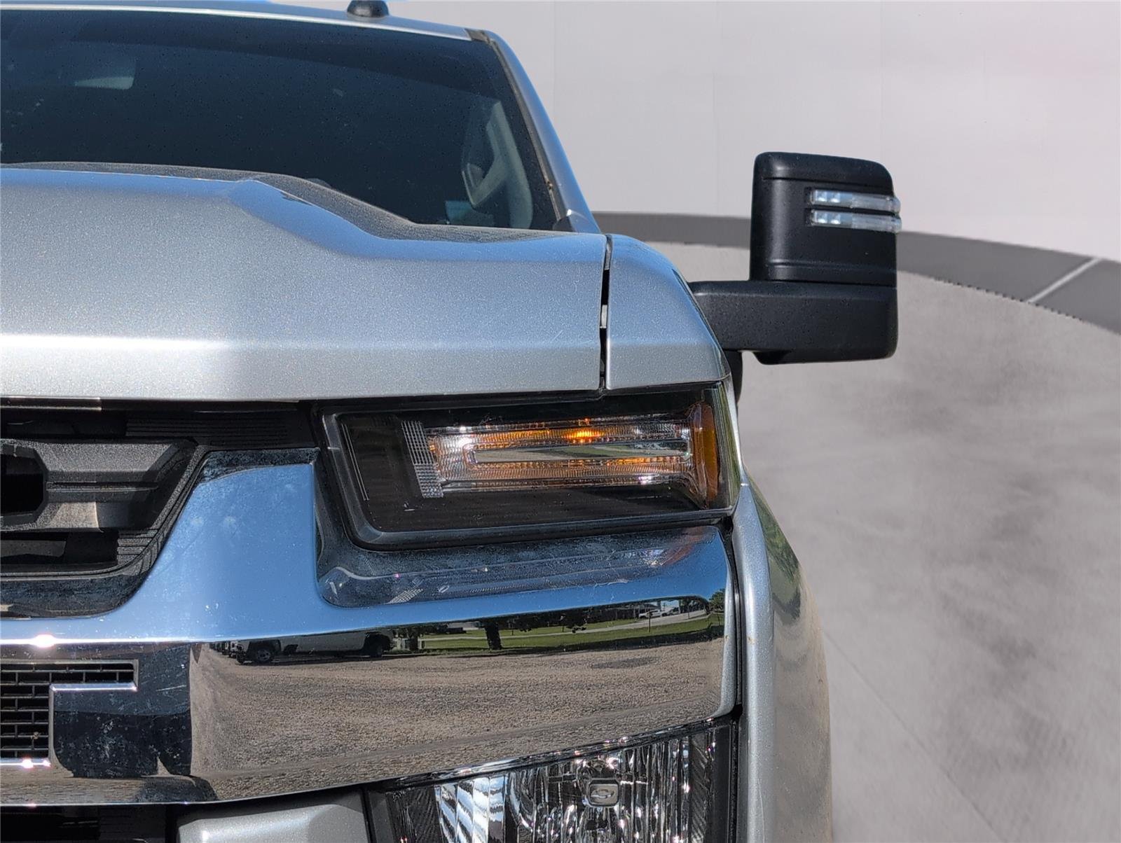 Used 2023 Silver Ice Metallic Chevrolet LT image 33
