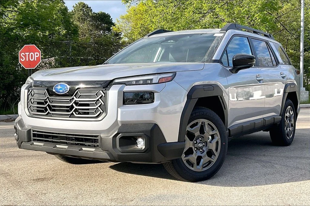 New 2026 ICE SILVER METALLIC Subaru Premium image 2