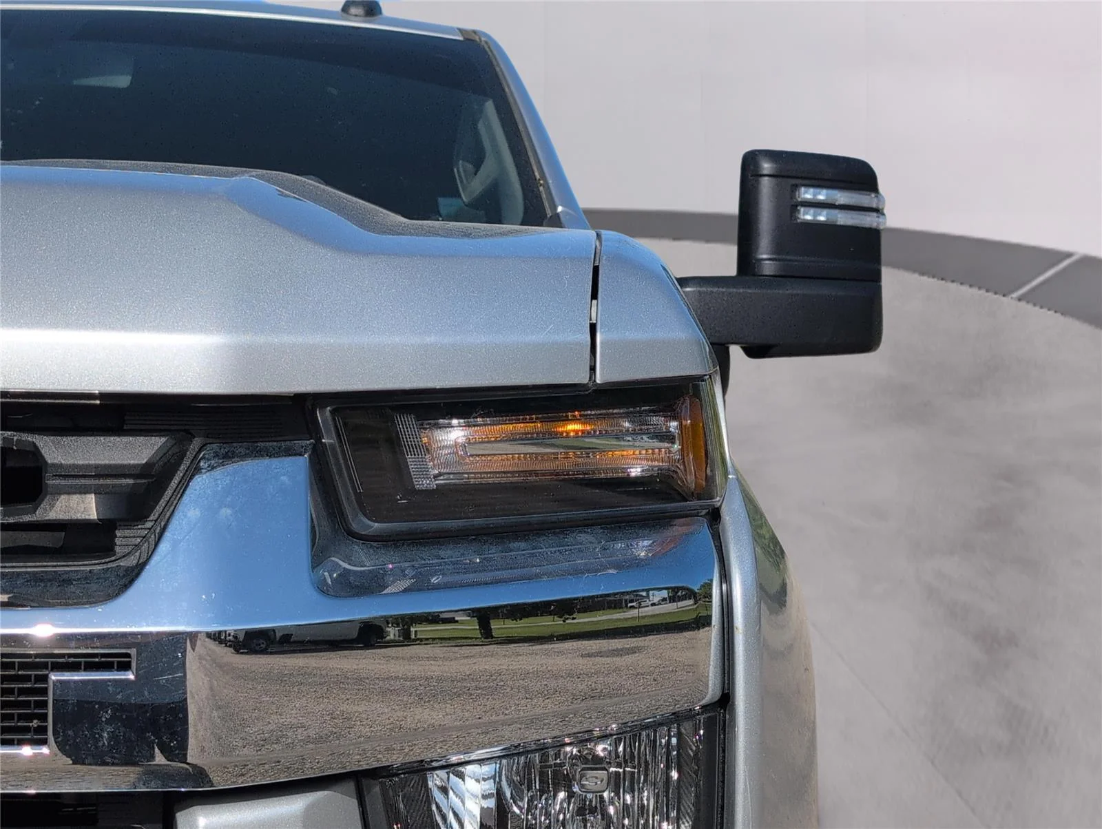 Used 2023 Silver Ice Metallic Chevrolet LT image 33
