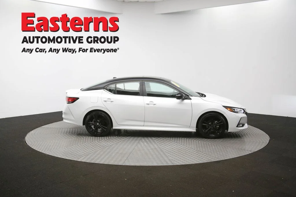 Used 2021 White Nissan SR image 43