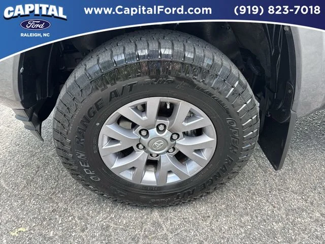 Used 2016 Gray Toyota SR5 image 13