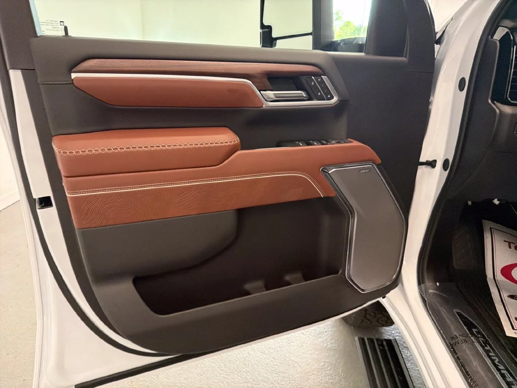 New 2026 Glacier White Tricoat GMC Denali Ultimate image 11