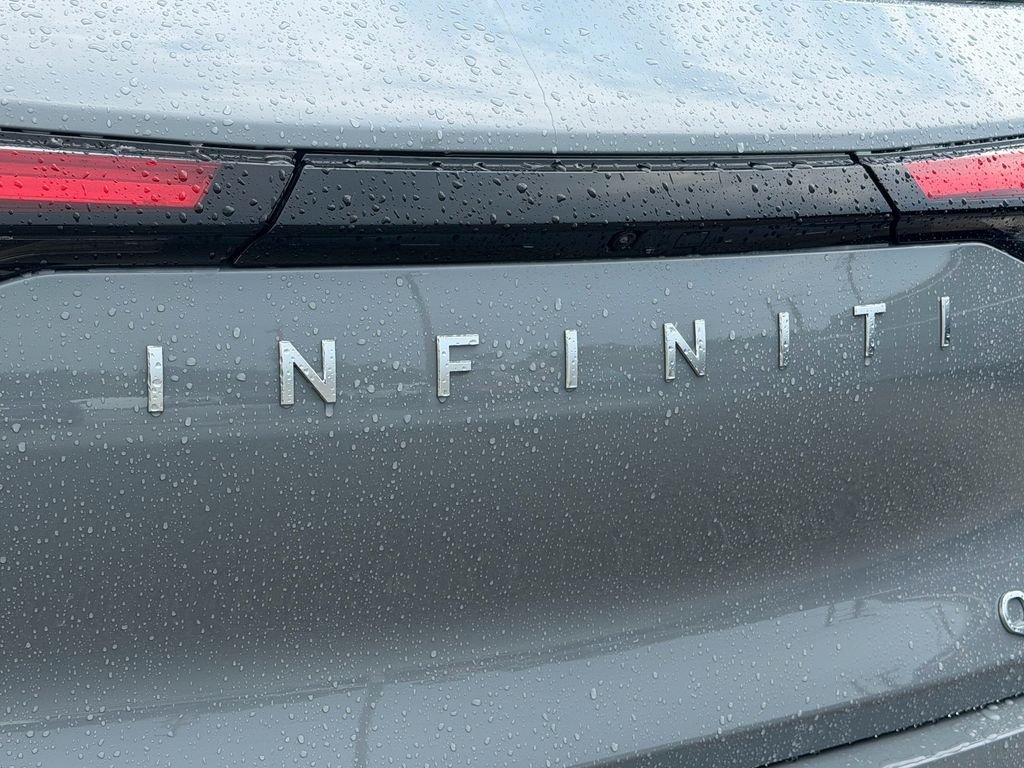 New 2027 HARBOR GRAY INFINITI Luxe FWD image 10