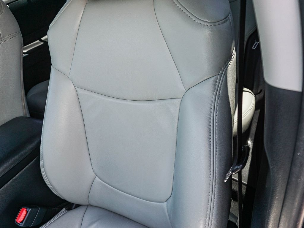 Used 2019 Gray Toyota XLE image 20