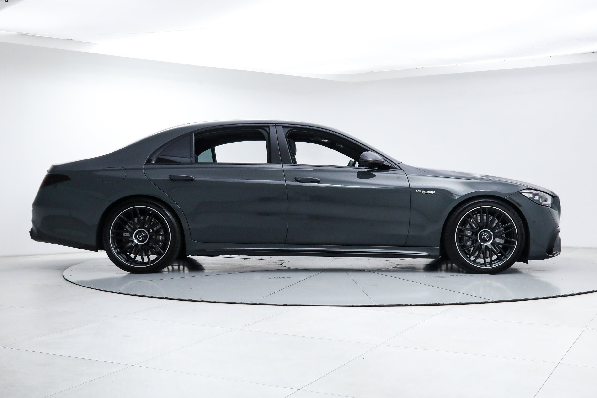 Used 2025 Gray Mercedes-Benz S 63 E AMG® image 6