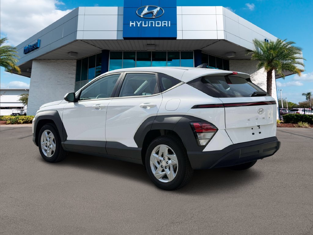 New 2027 White Hyundai SE FWD image 32