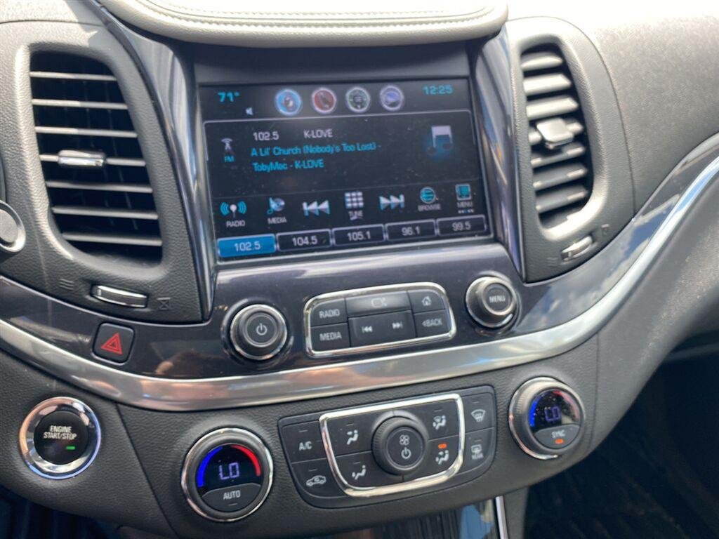 Used 2019 Pepperdust Metallic Chevrolet LT image 19
