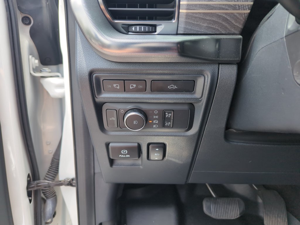 Used 2021 White Ford Platinum image 19