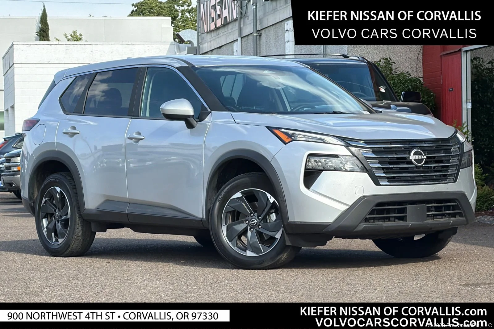 2025 Nissan Rogue SV AWD's photo
