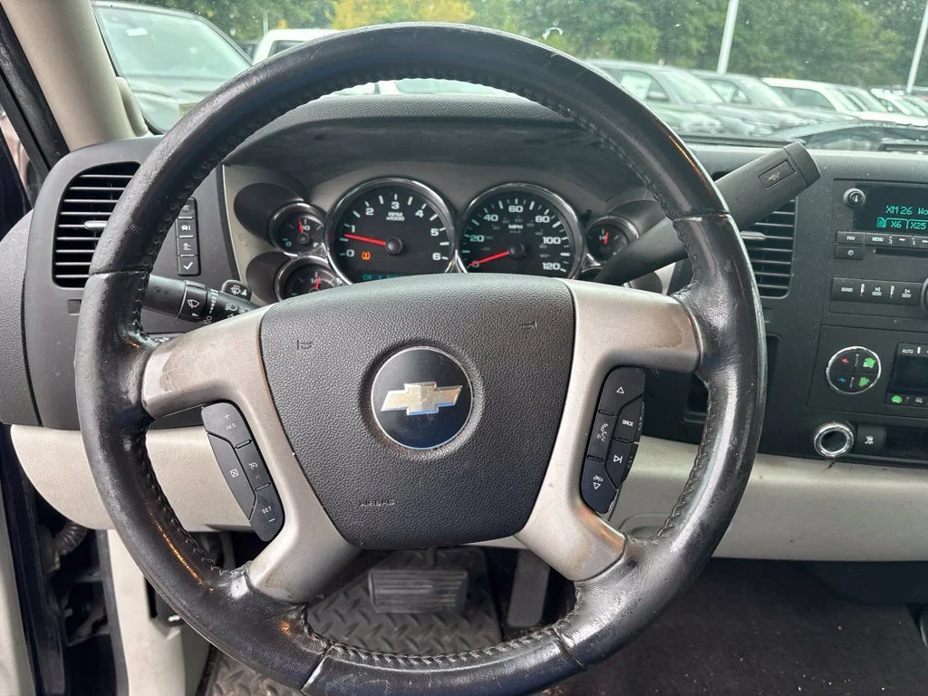Used 2009 Blue Chevrolet LT image 11