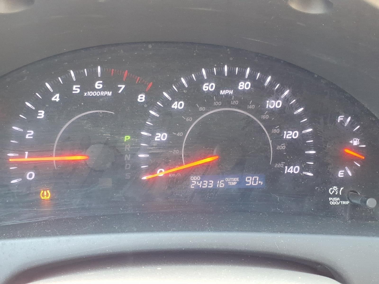 Used 2010  Toyota LE image 23