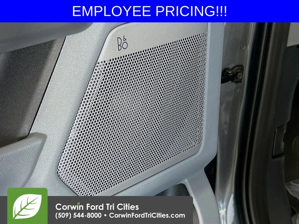 New 2026 Carbonized Gray Metallic Ford Lariat image 13