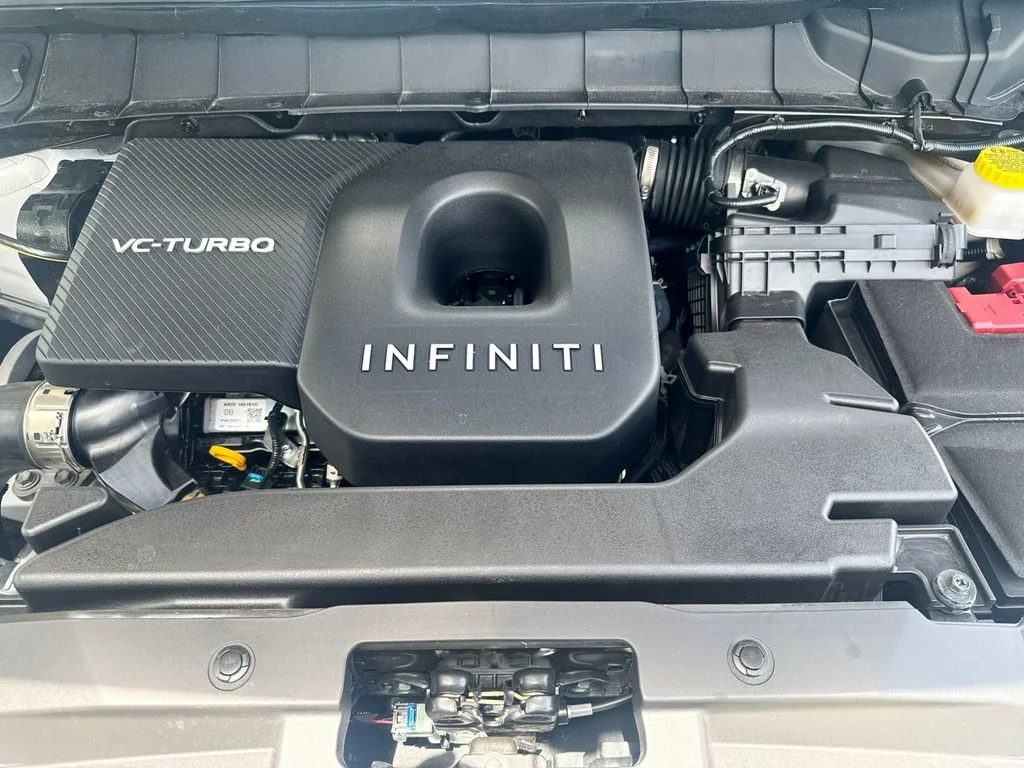 Certified Used 2026 White INFINITI LUXE image 33