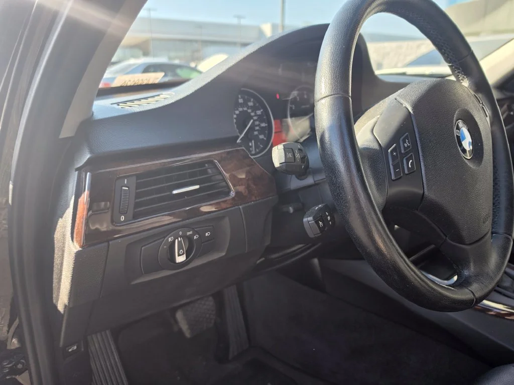 Used 2011 Black BMW 328i image 15