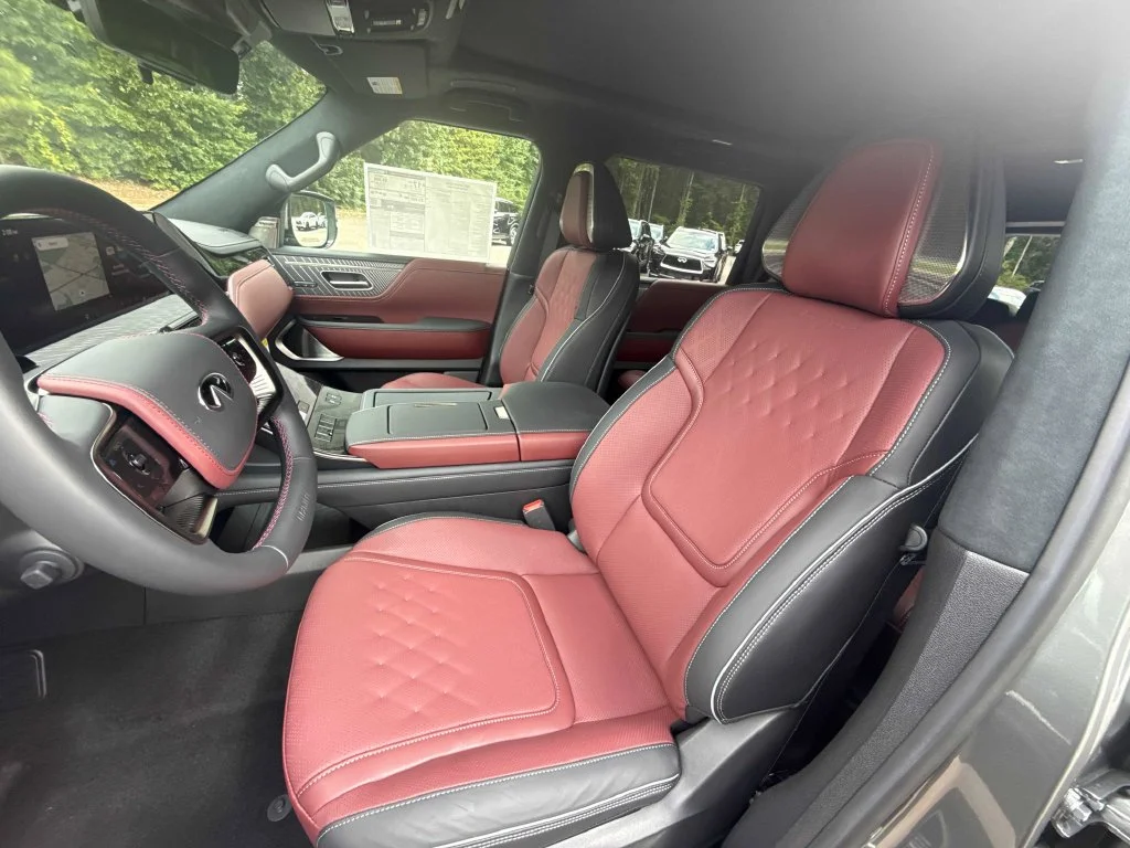 New 2027 Silver INFINITI AUTOGRAPH image 11