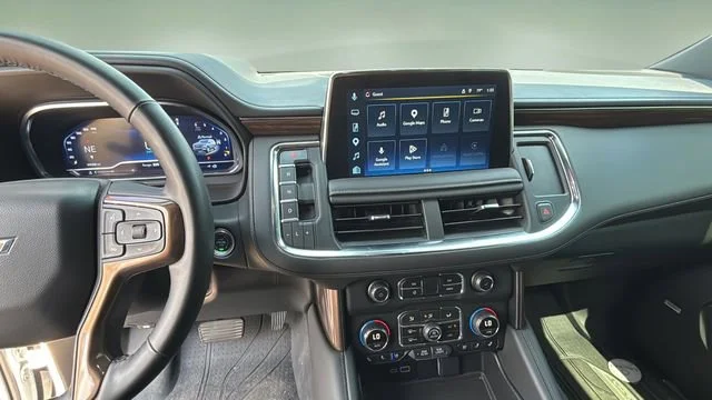 Used 2024 Summit White Chevrolet High Country image 10