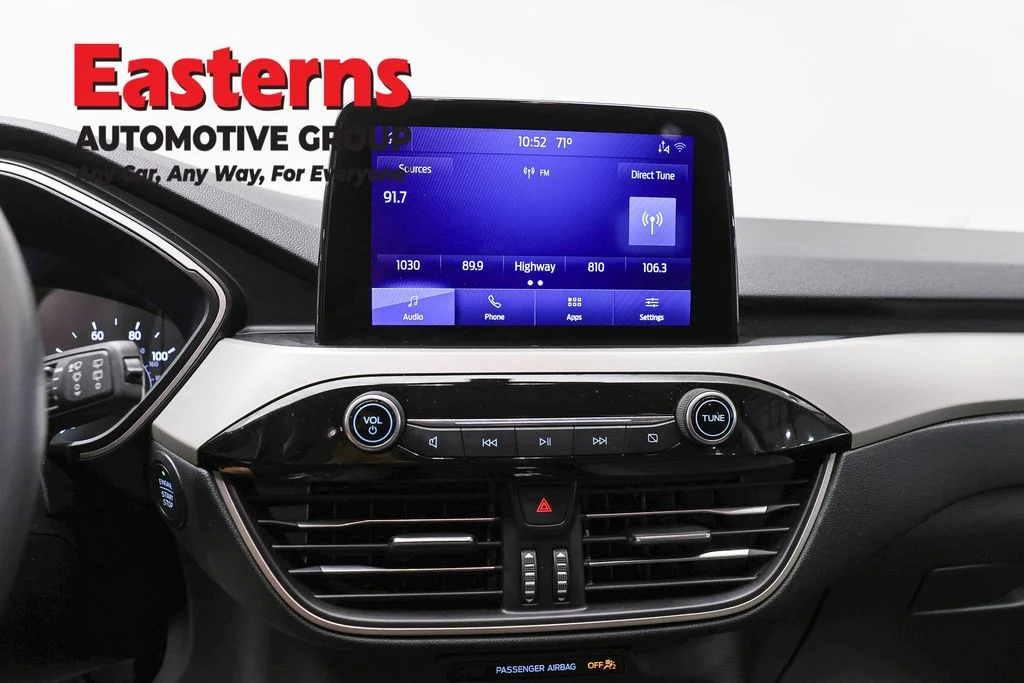Used 2021 White Ford SE image 11
