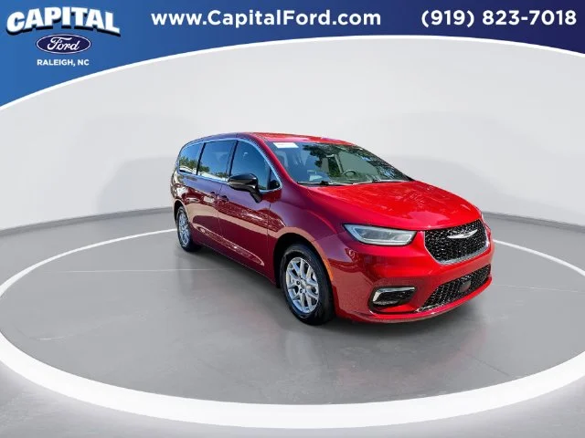Used 2025 Red Chrysler Select image 2