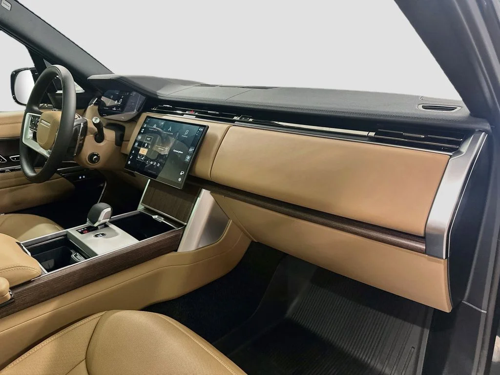 New 2026 Belgravia Green Metallic Land Rover SE image 31