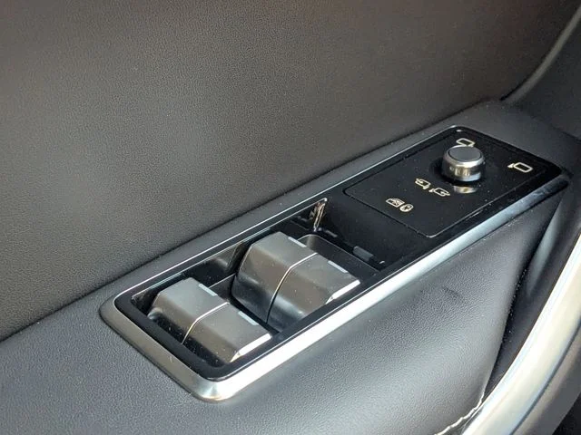 2026 Jaguar F-Pace R-Dynamic S - Photo 17