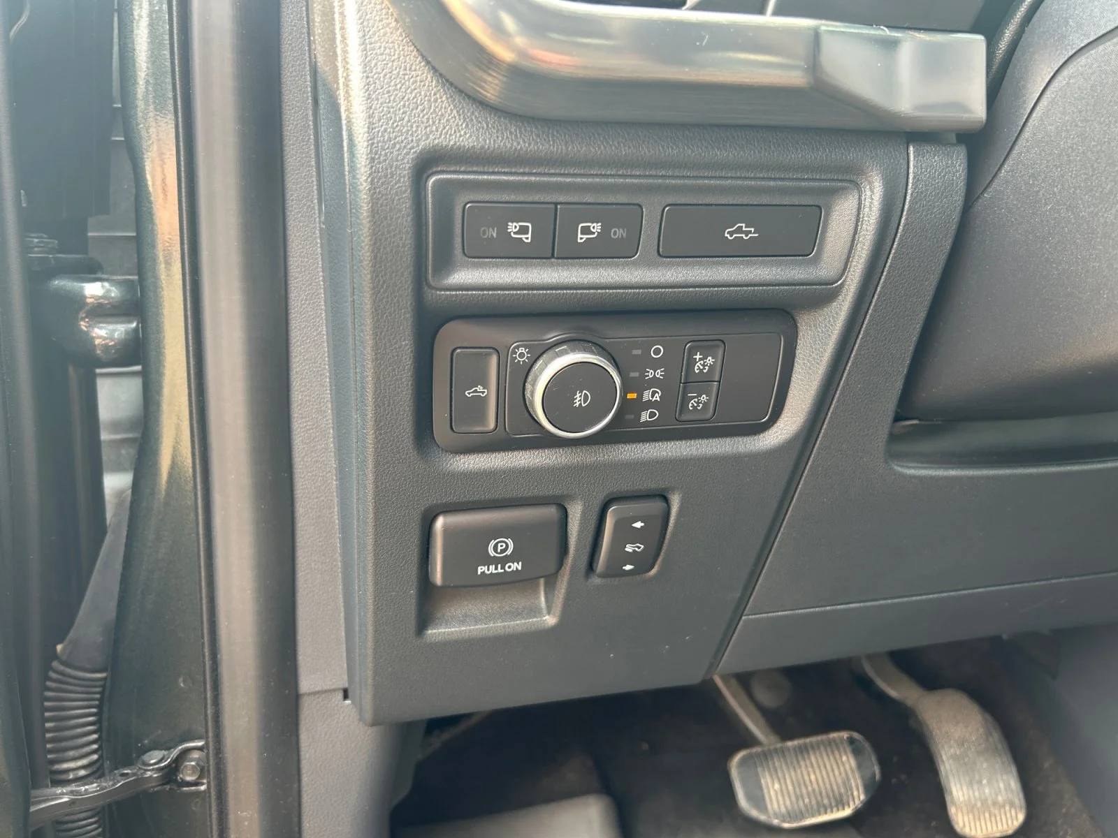Used 2021  Ford LARIAT SuperCrew   EcoBoost™ image 16