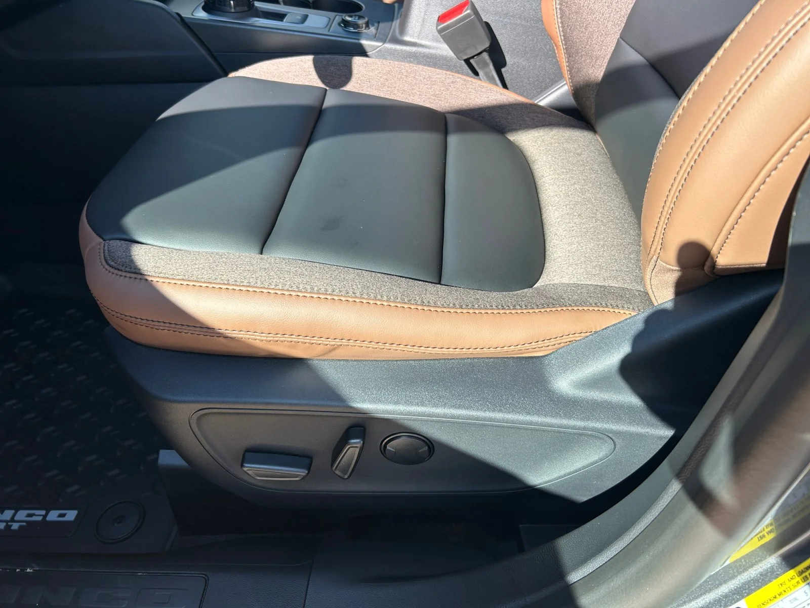 New 2026 Carbonized Grey Metallic Ford Outer Banks image 14